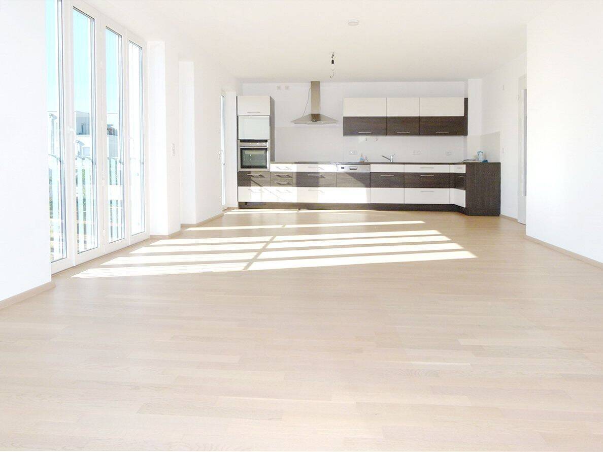 Großzügige, helle 3-Zimmer-Wohnung mit schöner Loggia; Anfragen bitte nur per email!, 80939 München (Milbertshofen-Am Hart Schwabing-Freimann)