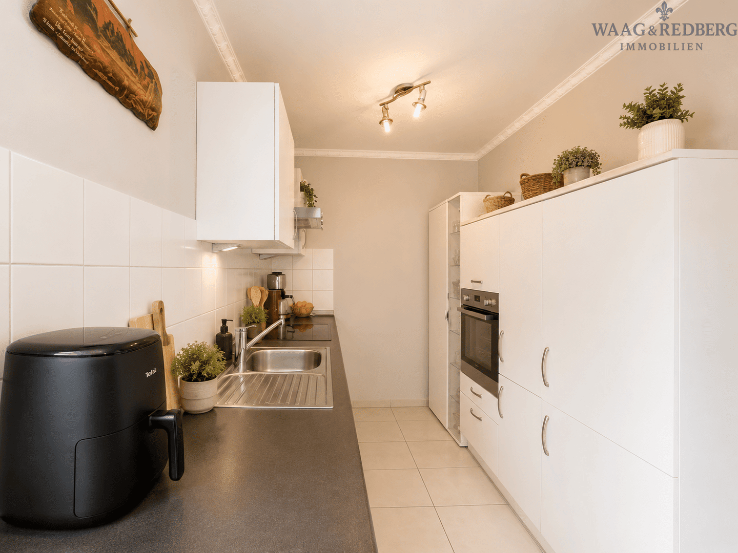Grosszügige 6-Zimmer-Souterrainwohnung mit Gartenanteil und Wohnkomfort auf zwei Ebenen, 85055 Ingolstadt