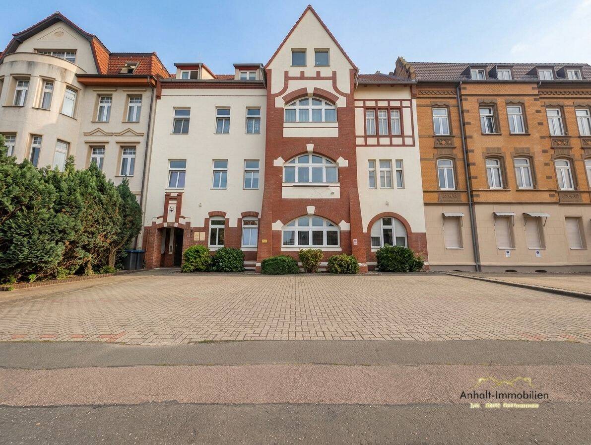 Großflächige 5-Raumwohnung, 6749 Bitterfeld-Wolfen