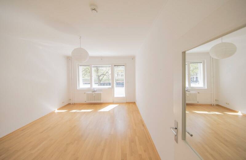 Wohnen am Ludwigkirchplatz: 3 Zi-Whg mit Aufzug Balkon u. inkl. Stellplatz, 10719 Berlin (Charlottenburg-Wilmersdorf Charlottenburg Wilmersdorf)