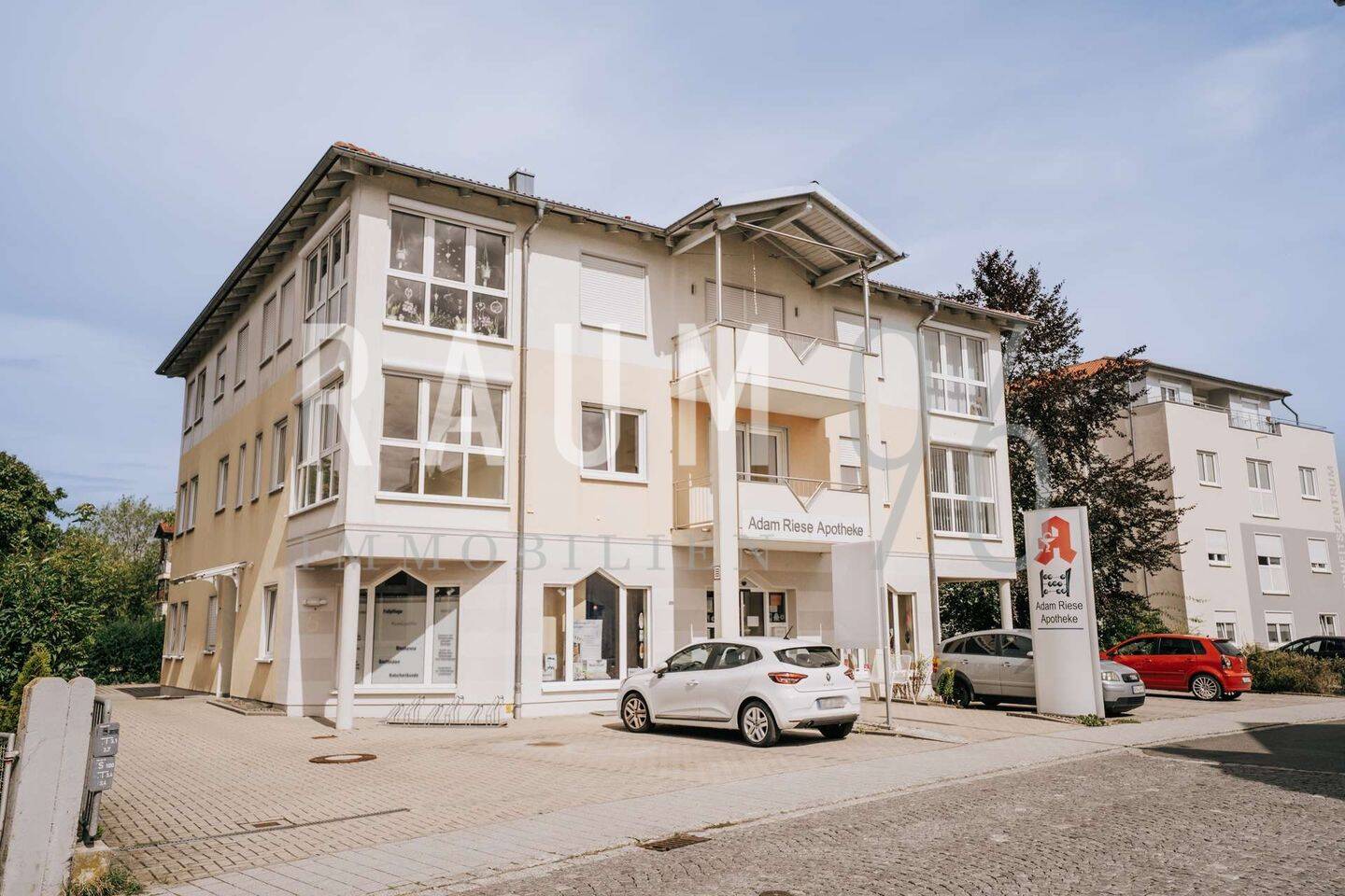 Großzügige, lichtdurchflutete 4-Zimmer-Wohnung mit Balkon, Aufzug und zwei Stellplätzen, 96231 Bad Staffelstein