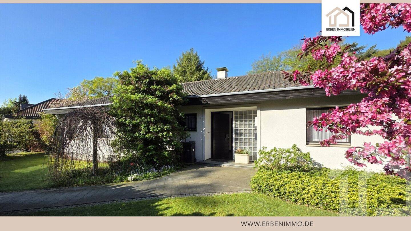 Freistehender Bungalow auf großem Grundstück in Bergisch Gladbach-Hebborn, 51467 Bergisch Gladbach (Dünnwald)