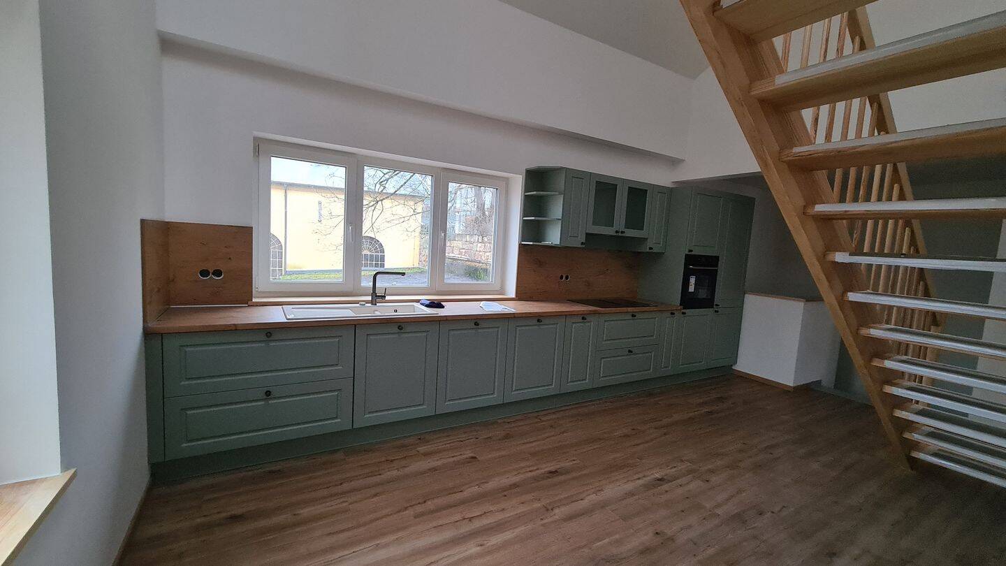 Wohnen wie im Einfamilienhaus über 3 Etagen ! XXL-Terrasse im 1. OG, 9119 Chemnitz (Helbersdorf Kapellenberg Kappel Zentrum)