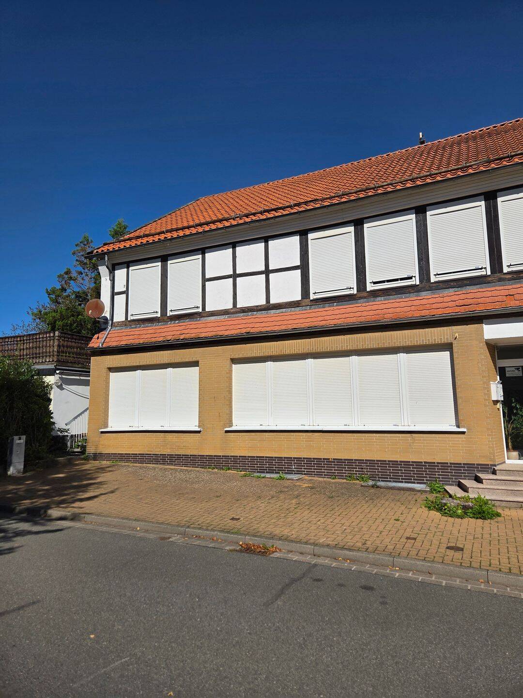 Geräumige Wohnung über Büro, 38723 Seesen