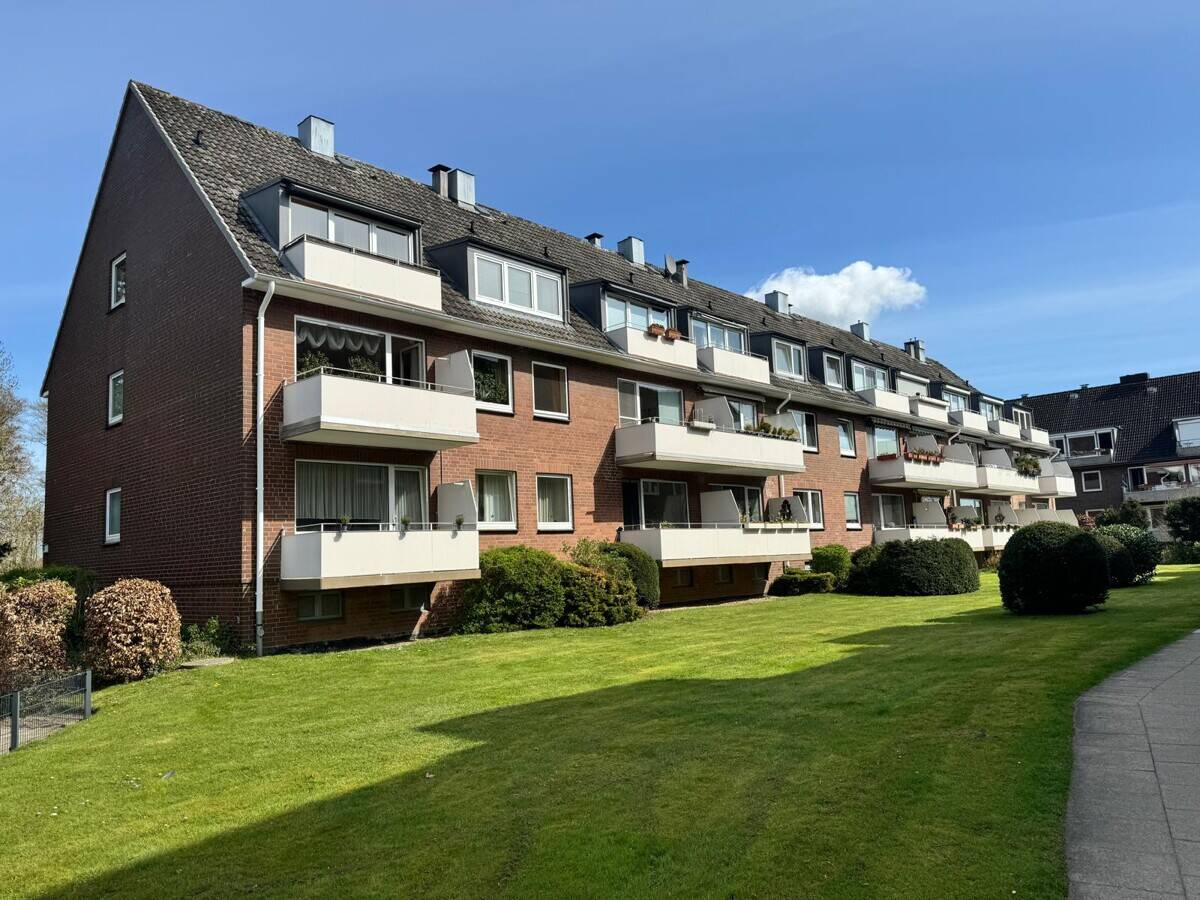 Gepflegte 2-Zimmer-Eigentumswohnung mit Balkon und Pkw-Stellplatz in 23566 Lübeck-Israelsdorf, 23568 Lübeck (Schlutup Sankt Gertrud)