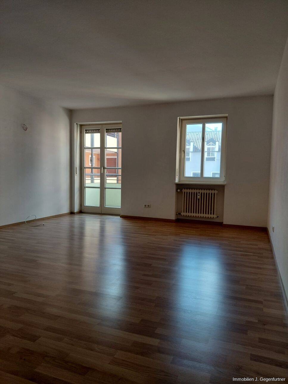 Großzügige 2-Zimmer-Stadtwohnung mit Westbalkon – modernes Bad – Küche inklusive – sofort frei, 94469 Deggendorf