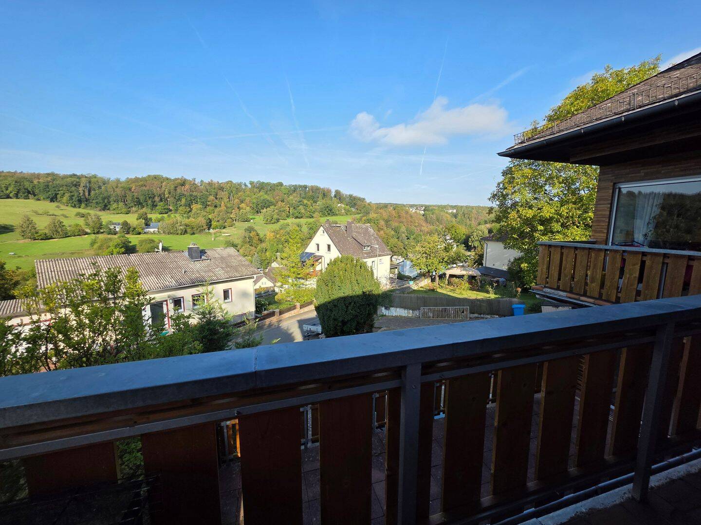 Ruhige 4-Zimmer-Wohnung (150 m²) mit Traumaussicht & Kamin in Weinbach-Fürfurt, 35796 Weinbach
