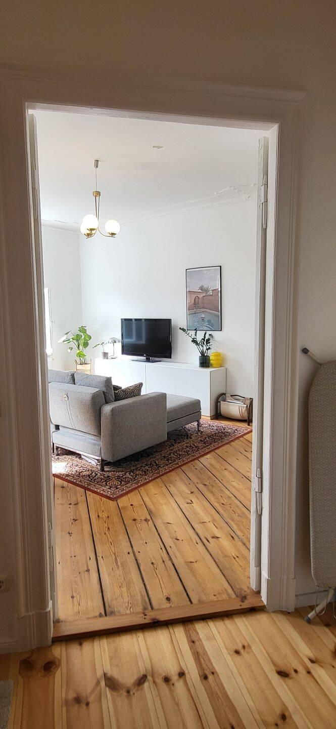 Sonnige Zweizimmer Altbauwohnung mit Balkon, Stuck und Flügeltüren im Sprengelkiez, 13353 Berlin (Mitte Charlottenburg-Nord Gesundbrunnen Tiergarten Wedding)