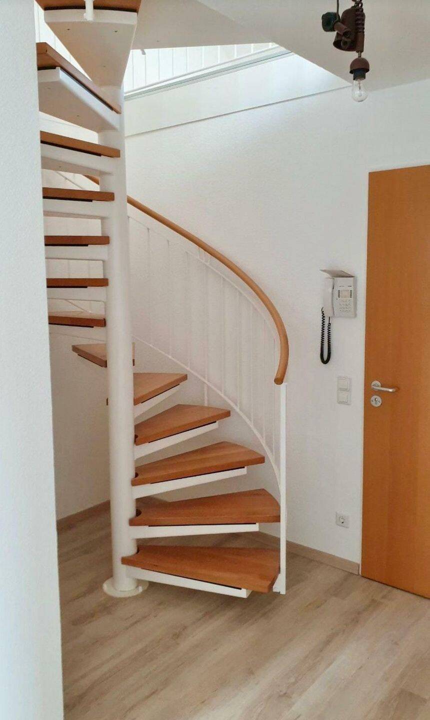 Charmante 2-Raum-Maisonette-Wohnung: stilvoll, hell und ideal für modernes Wohnen., 2742 Neusalza-Spremberg