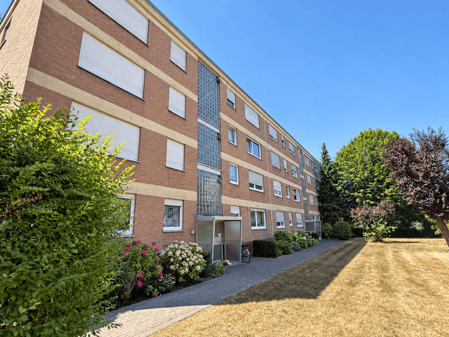 3-Zimmer-Wohnung mit Südwestbalkon und modernisiertem Badezimmer in Kerpen, 50171 Kerpen