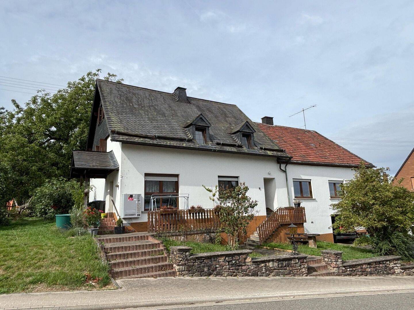 Idyllisches Einfamilienhaus mit Scheune und großem Garten, 54411 Deuselbach