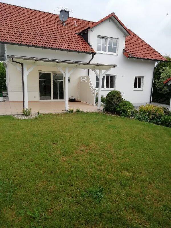 Großzügiges Wohnhaus mit Doppelgarage in Siedlungslage, 84174 Eching