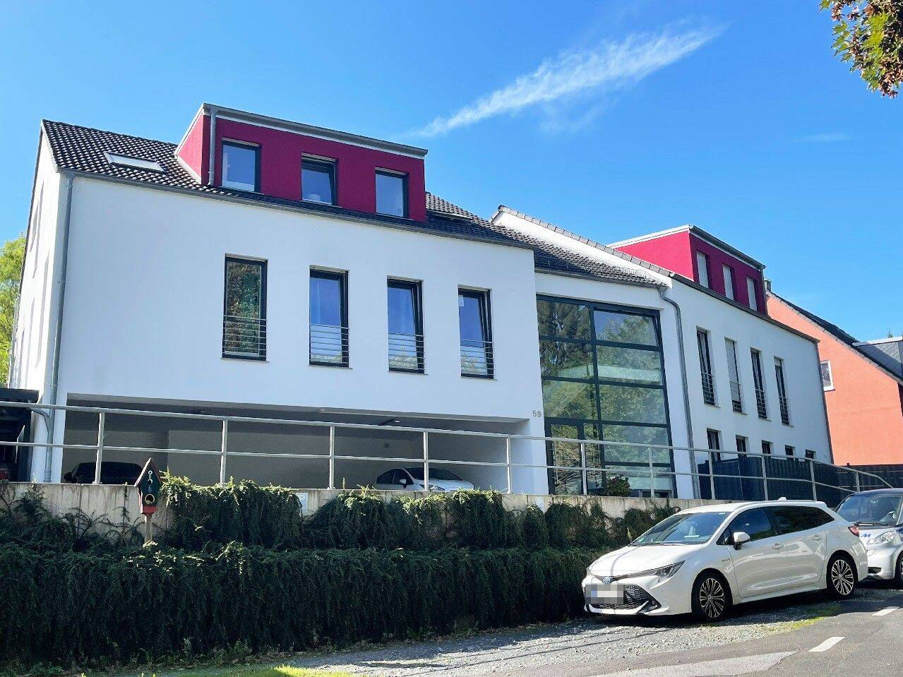 NEU: Neuwertige 3- bis 4-Zimmer-Penthouse-Wohnung mit sonniger Dachterrasse