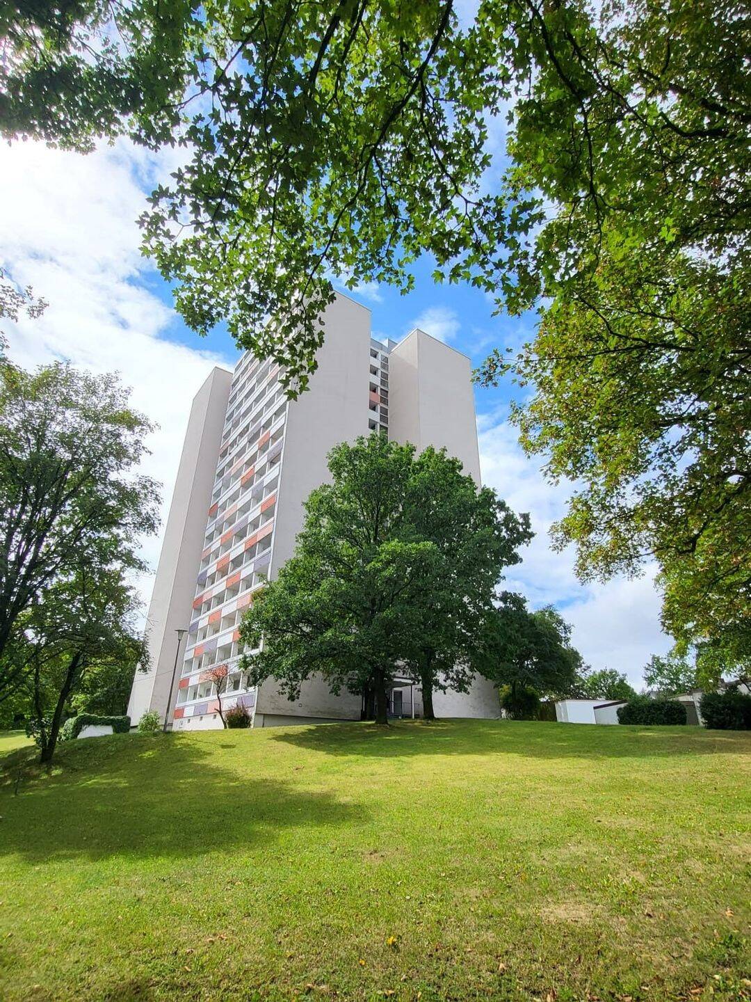 Wohnung in Hof, 95030 Hof (Epplas Innenstadt Osseck Unterkotzau Wölbattendorf)