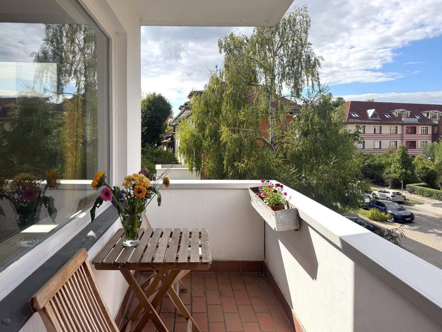 Bezugsfrei am Botanischen Garten: 1-Zimmer, oberste Etage, Südbalkon, inkl. Tiefgaragenstellplatz, 12203 Berlin (Steglitz-Zehlendorf Lichterfelde)