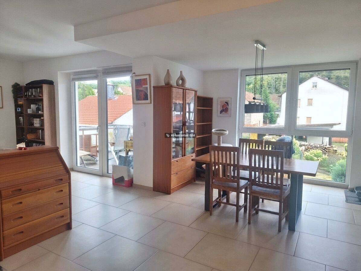Großzügige Etagenwohnung mit Sonnenbalkon und zwei eleganten Bädern, 35112 Fronhausen