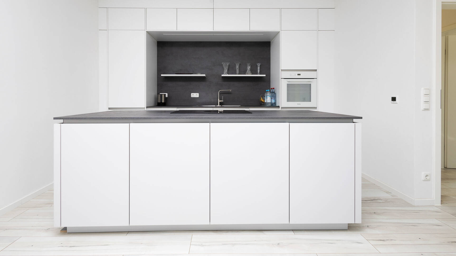 ***Bequemes Wohnen – 3-Zimmer-Wohnung im EG mit Loggia und Aufzug***, 93055 Regensburg (Brandlberg-Keilberg Burgweinting-Harting Innenstadt Ostenviertel Schwabelweis)
