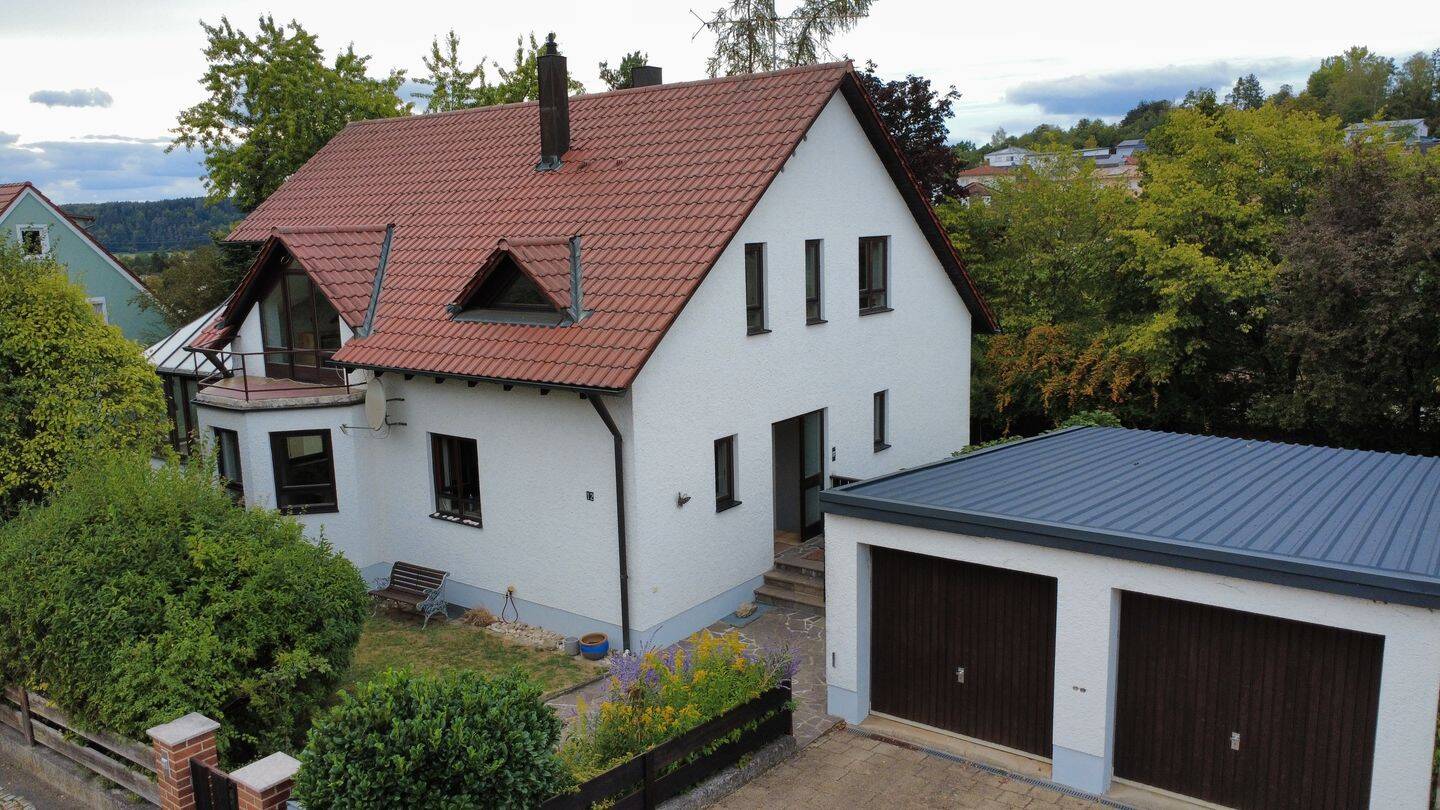 Zu Vermieten: großzügiges Einfamilienhaus mit viel Platz und großen Garten in ruhiger Wohngegend von Burglengenfeld *Americans Welcome*, 93133 Burglengenfeld