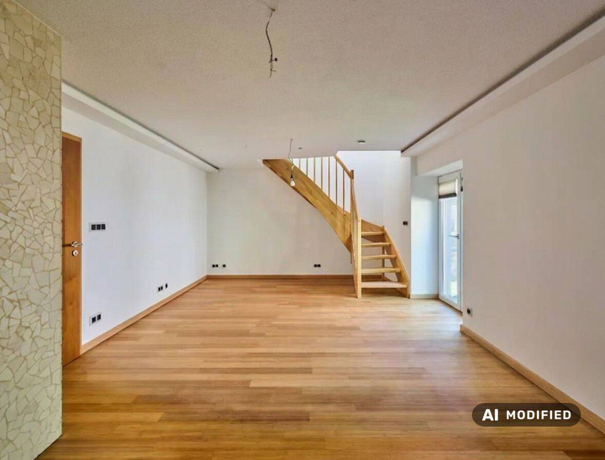 Großzügiges Familienhaus mit Einliegerwohnung und Garten, 94315 Straubing