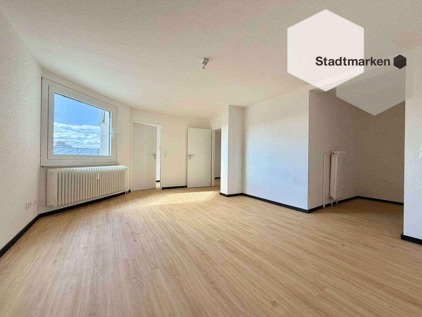 Mitten in Aachen. Über den Dächern der Stadt. Frisch sanierte 1-Zimmer- Wohnung am Theater, 52062 Aachen