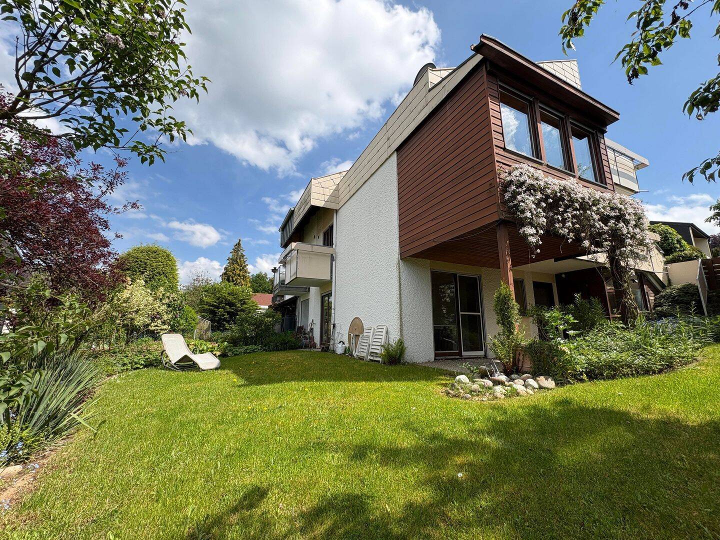 Charmante Doppelhaushälfte mit Einliegerwohnung und großem Potential, 71032 Böblingen