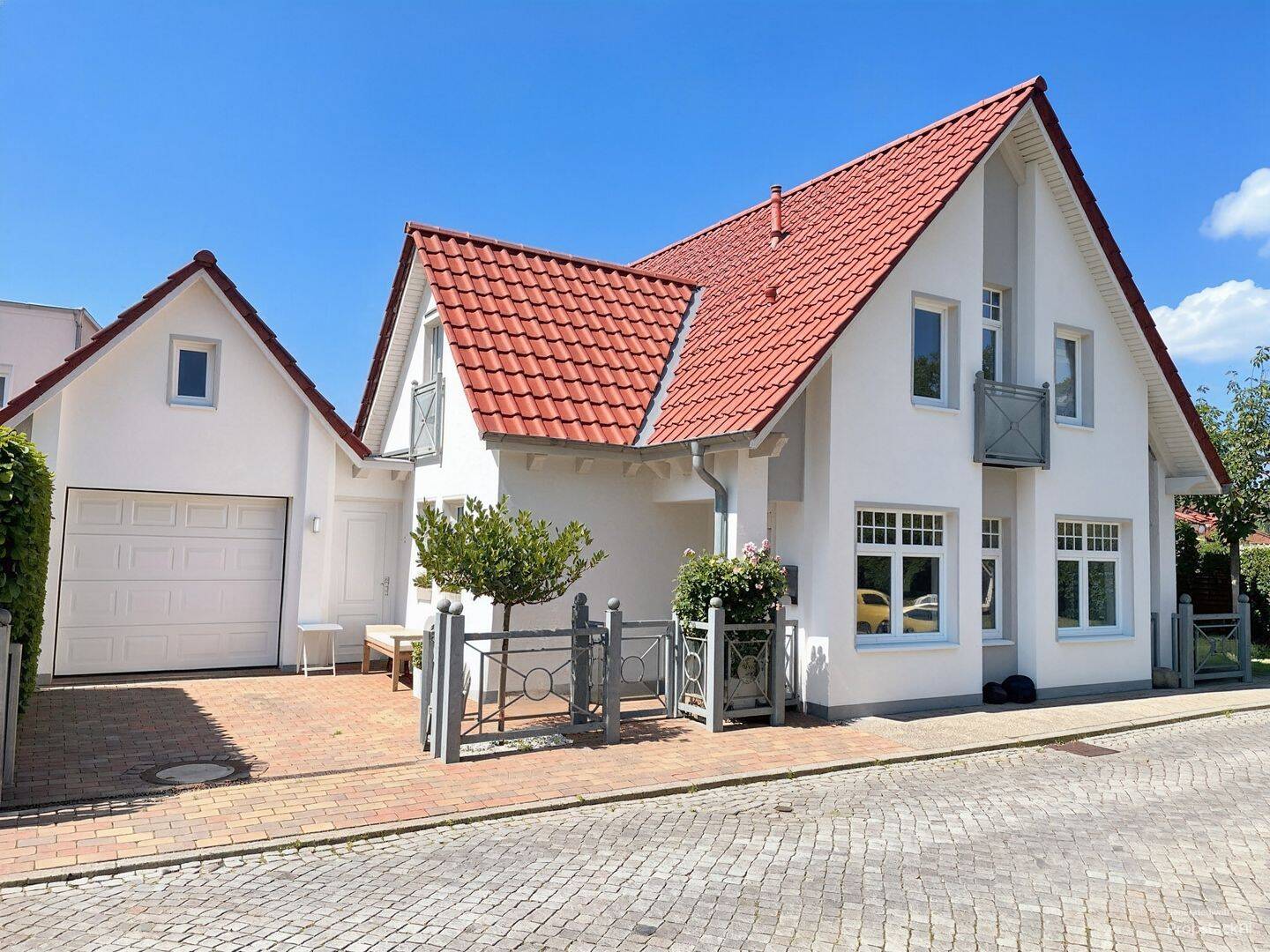 Hochwertiges Stadthaus über zwei Ebenen mit überdachter Terrasse, 23730 Neustadt in Holstein