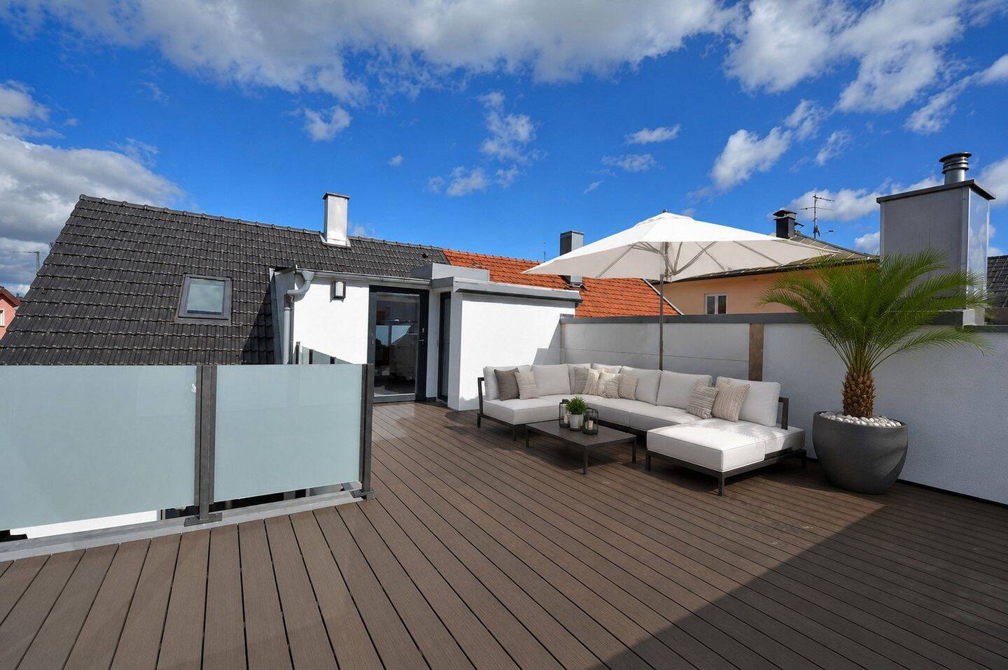 Haus im Haus mit Pool, Dachterrasse & privatem Aufzug – Traunstein, 83278 Traunstein