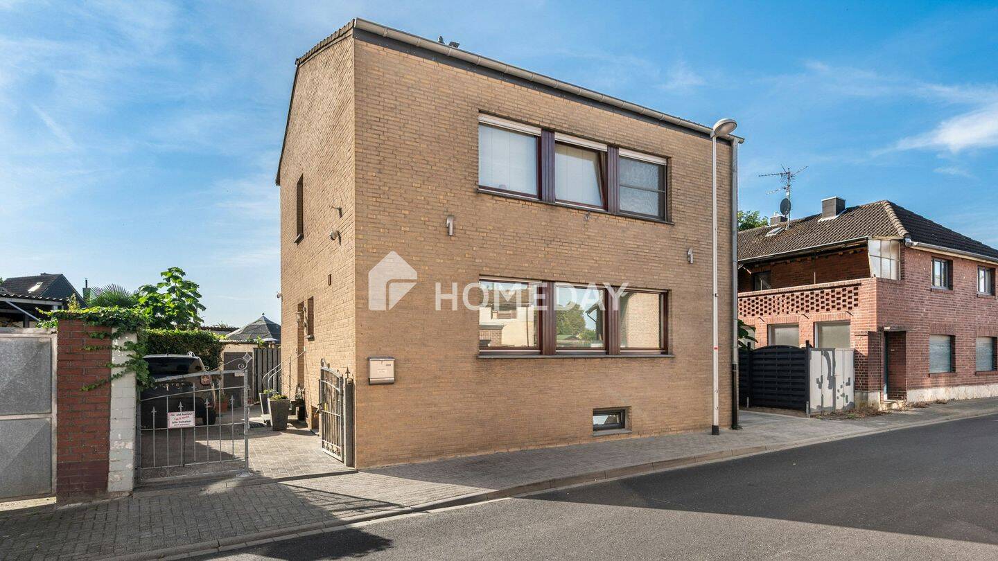 Viel Platz für die Familie: Gepflegtes EFH mit überdachter Terrasse und Garten, 52511 Geilenkirchen