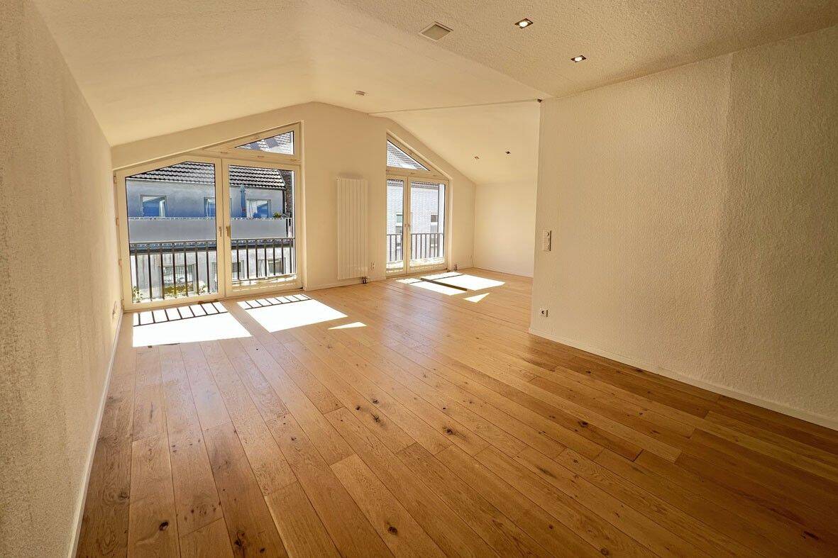 Helle Räume im Herzen von Kettwig! Charmante 2½-R.-DG-Wohnung (mit Aufzug) zum Arbeiten oder Wohnen, 45219 Essen (Kettwig)