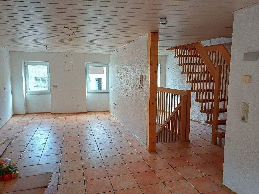 Nähe Elsterstein! 1 FHS mit 2 Bäder, 1 GWC, Innenhof, Terrasse, Garten und 2 Stellplätzen am Haus, in St. Ingbert (Nähe Krankenhaus), 66386 St. Ingbert (Sankt Ingbert)