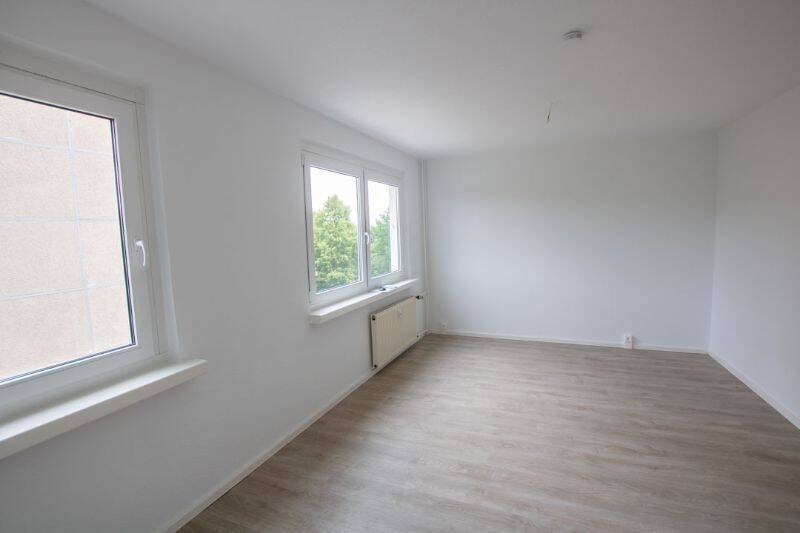 Große, renovierte 2-Zimmerwohnung mit Balkon., 6120 Halle (Saale) (Dölau Heide Nord Heide Süd Kröllwitz Lettin)
