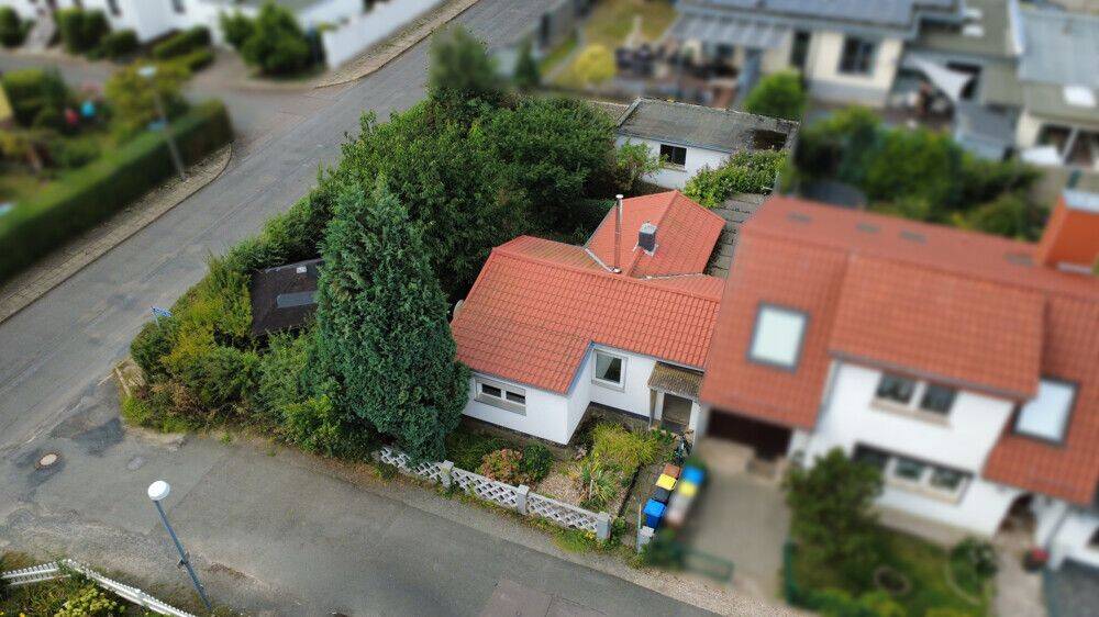Freundliches kleines Einfamilienhaus mit großen Grundstück und Entwicklungspotenzial, 39110 Magdeburg (Diesdorf Stadtfeld West)