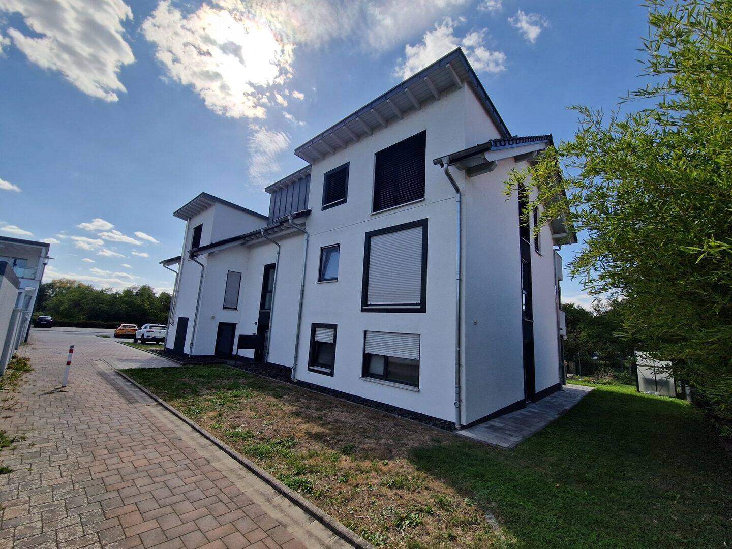 Elz. Großzügige Wohnung mit sonniger Terrasse und eigenem Gartenanteil., 65604 Elz