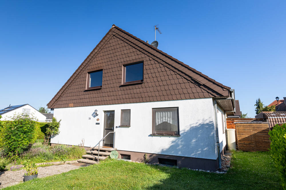 Doppelhaushälfte in Werl-Holtum mit Garten und Garage auf Erbpacht, 59457 Werl