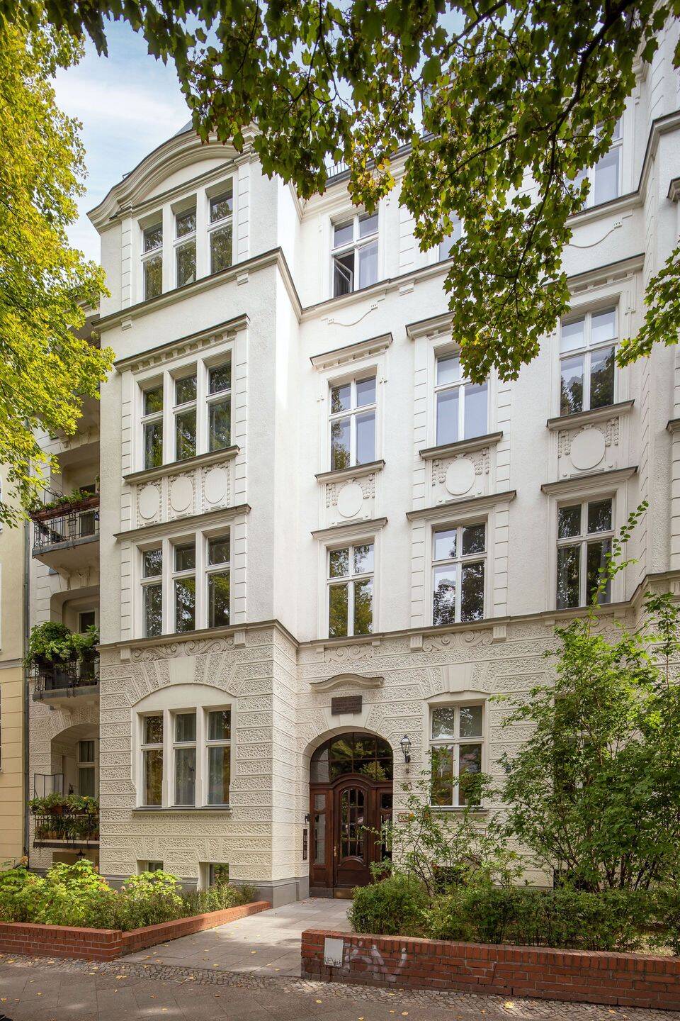 Wohnen, wo Geschichte wohnte – Altbau-Etagenwohnung im Quartier Theodor Heuss – 12159 Berlin – Bild 1 von 1
