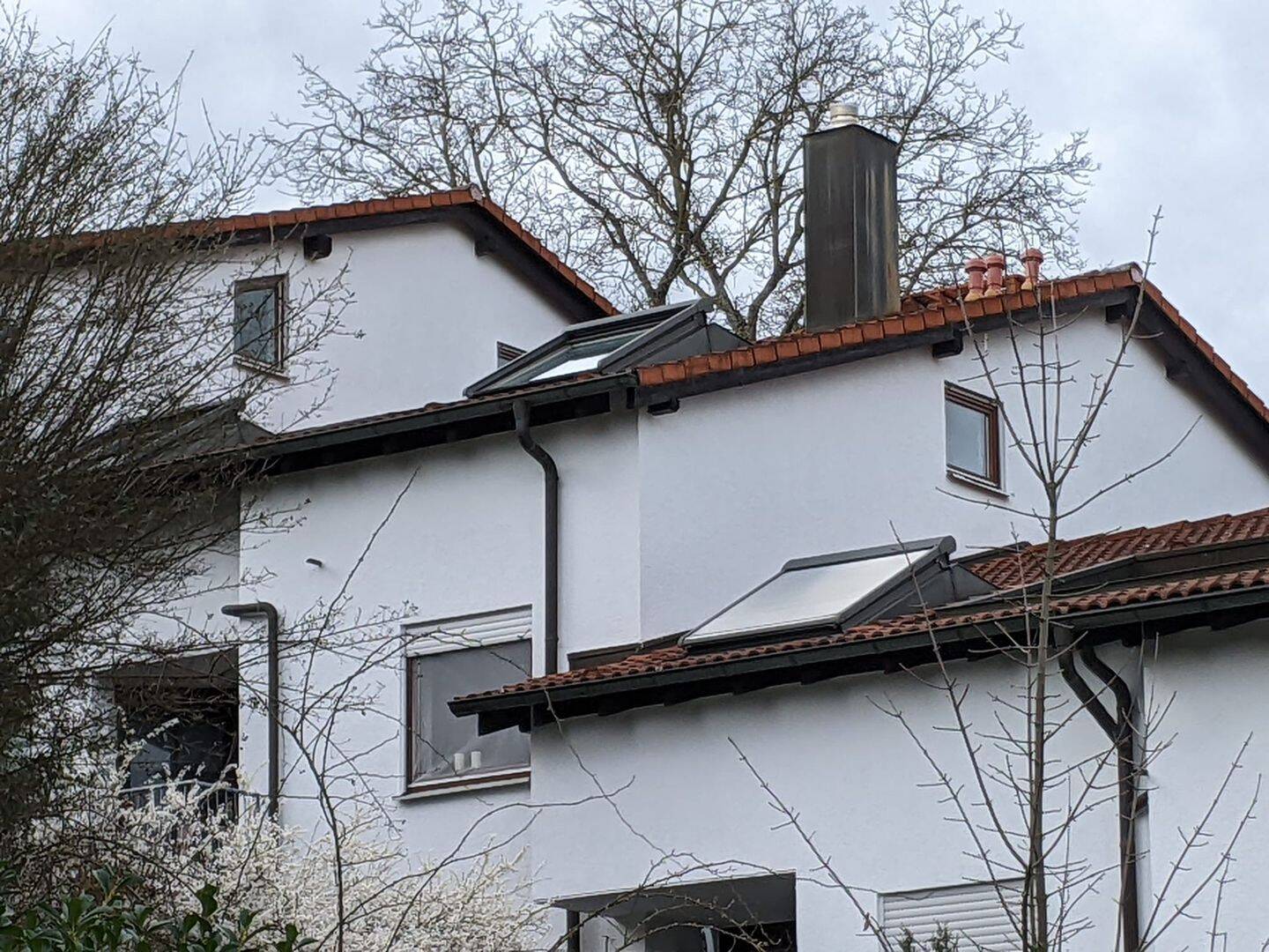Charmante DG-Wohnung in Weissach – Ihr neues Zuhause: Attraktive 2-Zi.-DG-Wg. (35 m2) in ruhiger Wohnrandlage mit Wohlfühlgarantie und Privatsphäre, 71287 Weissach