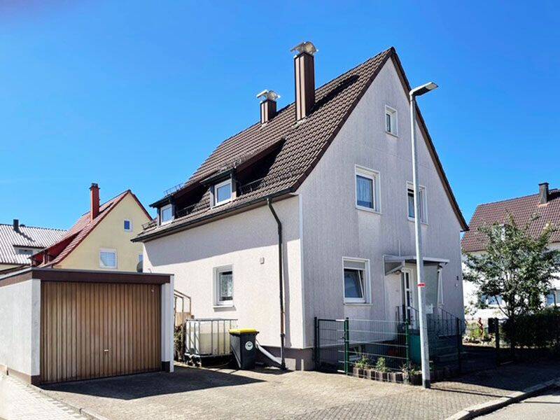 Einfamilienhaus mit Garten, Garage und Stellplatz, 78647 Trossingen