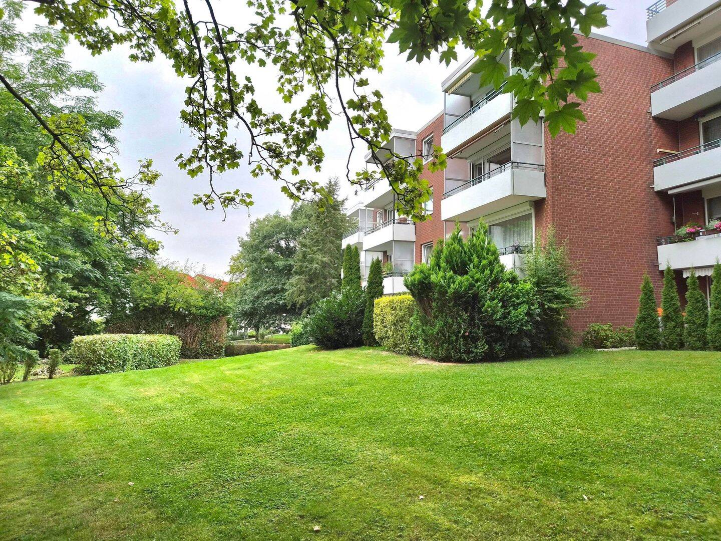 Vermietete 2-Zimmer-Eigentumswohnung mit Tiefgaragenstellplatz, 23558 Lübeck (Buntekuh Sankt Lorenz Nord Sankt Lorenz Süd)