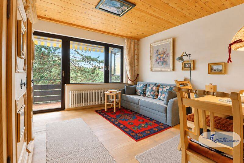 Stilvoll renoviert – attraktives Appartement mit Bergblick, 83233 Bernau a. Chiemsee (Bernau)