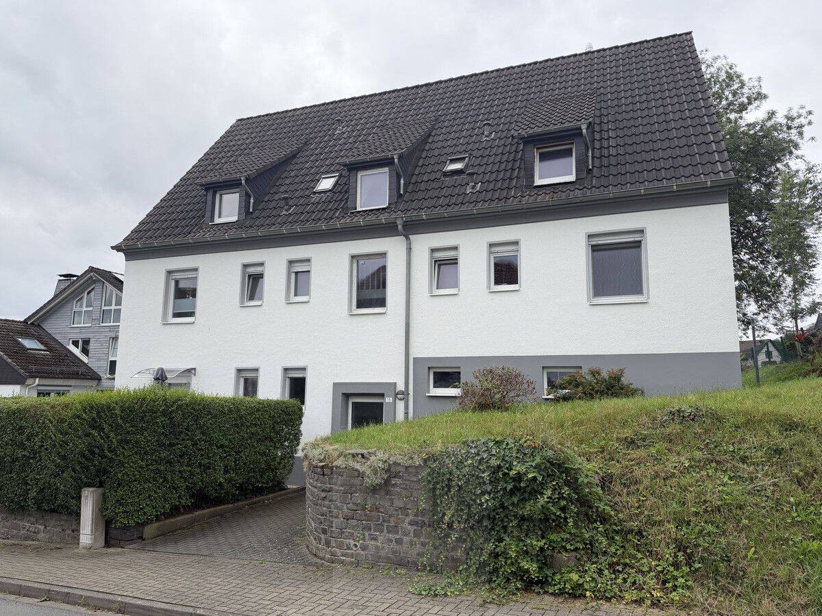 Kleine, feine Dachgeschosswohnung mit großem Garten, 58840 Plettenberg