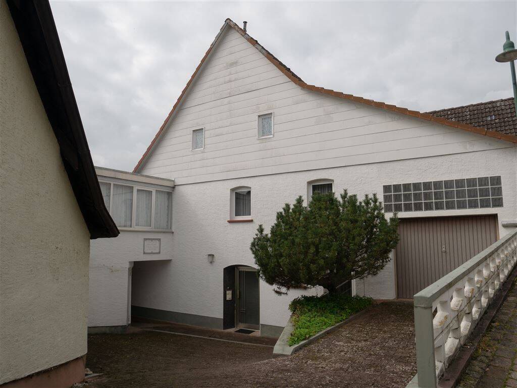 Einfamilienhaus mit Wintergarten, Balkon und herrlichem Blick über das Wesertal, 37647 Brevörde