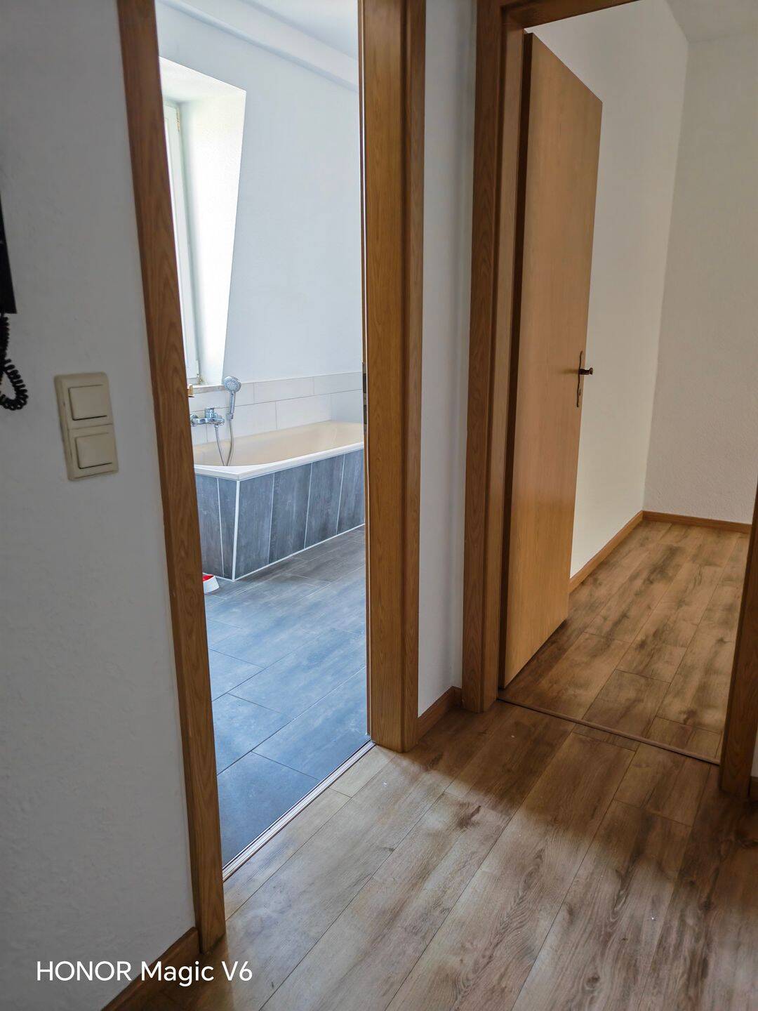 Vermiete ab sofort eine Helle 3 – Raumwohnung – Dachgeschosswohnung, 4626 Schmölln