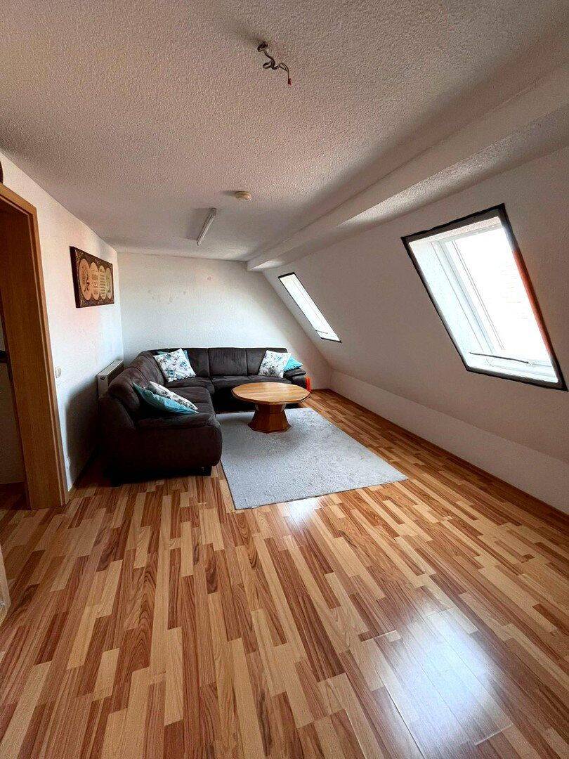 Helles 3-Zimmer-Dachgeschoss Apartment in Untergruppenbach, 74199 Untergruppenbach