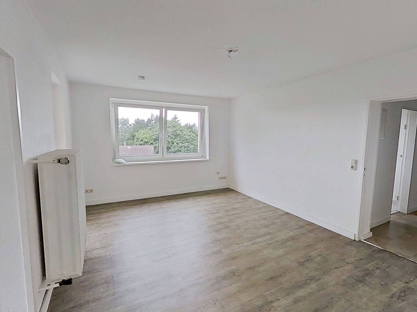 Schön geschnittene 3-Zimmer-Wohnung mit BALKON und EBK, 24941 Flensburg (Friesischer Berg Sandberg Südstadt Weiche Westliche Höhe)