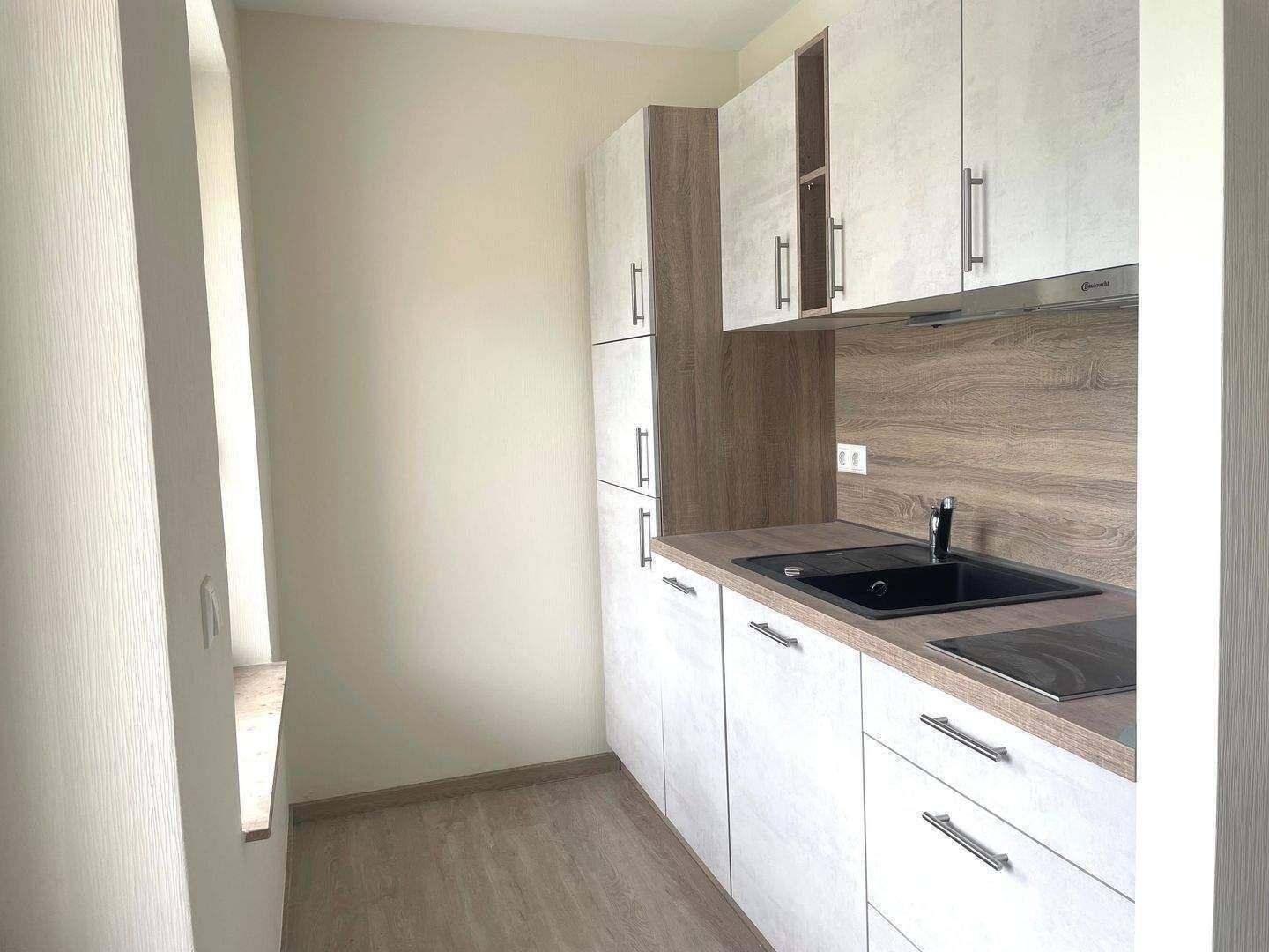 Moderne 2-Raum-Wohnung mit großem Balkon und Einbauküche – ruhig im Grünen gelegen, 3050 Cottbus (Madlow Sachsendorf Spremberger Vorstadt)