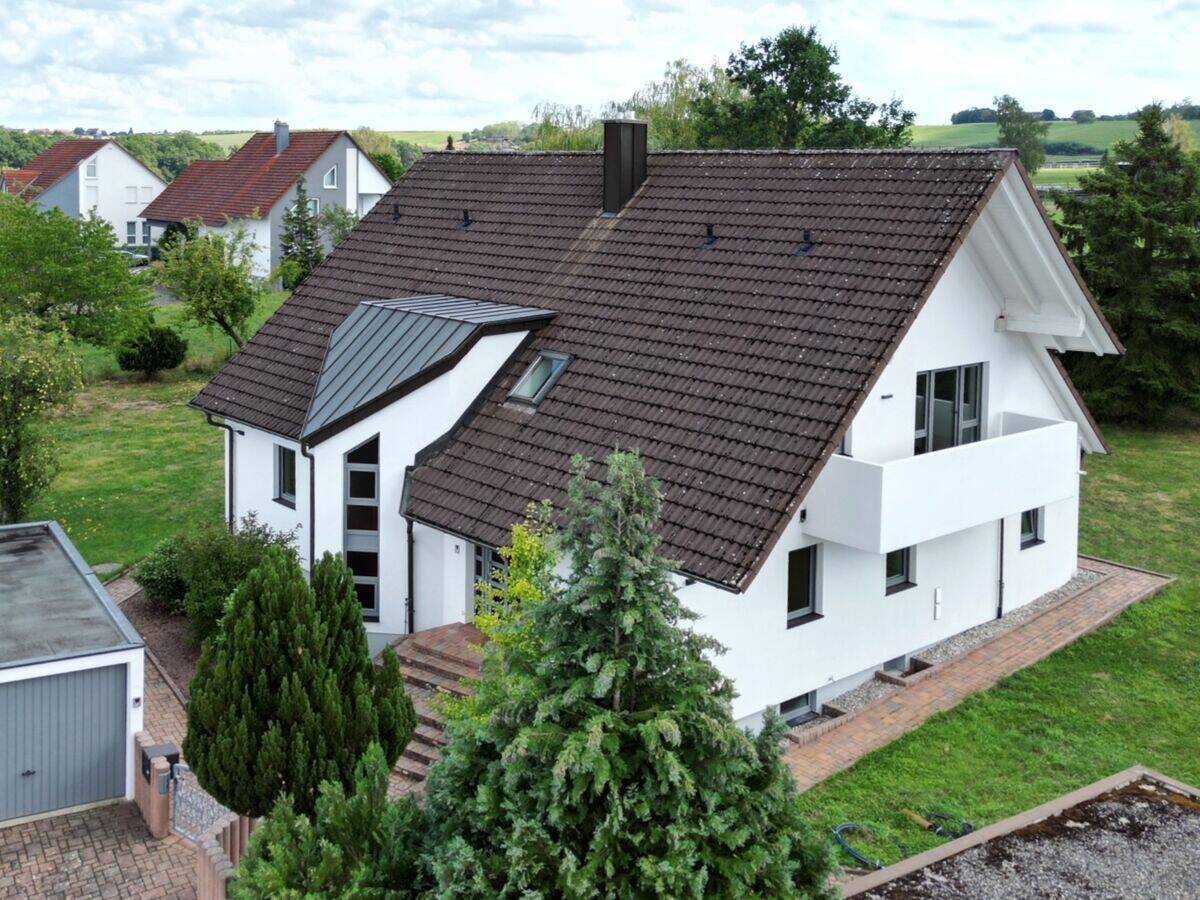 +++TOP RENOVIERTES EINFAMILIENHAUS MIT GROSSEM GARTEN IN HERRLICHER ORTSRANDLAGE IN KALCHREUTH+++, 90562 Kalchreuth