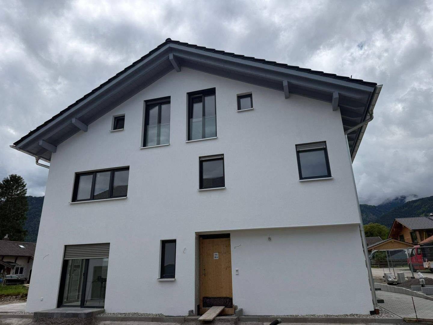I. I. TEAM: Neubau Doppelhaushälfte in naturnaher, ruhiger Lage, 83098 Brannenburg