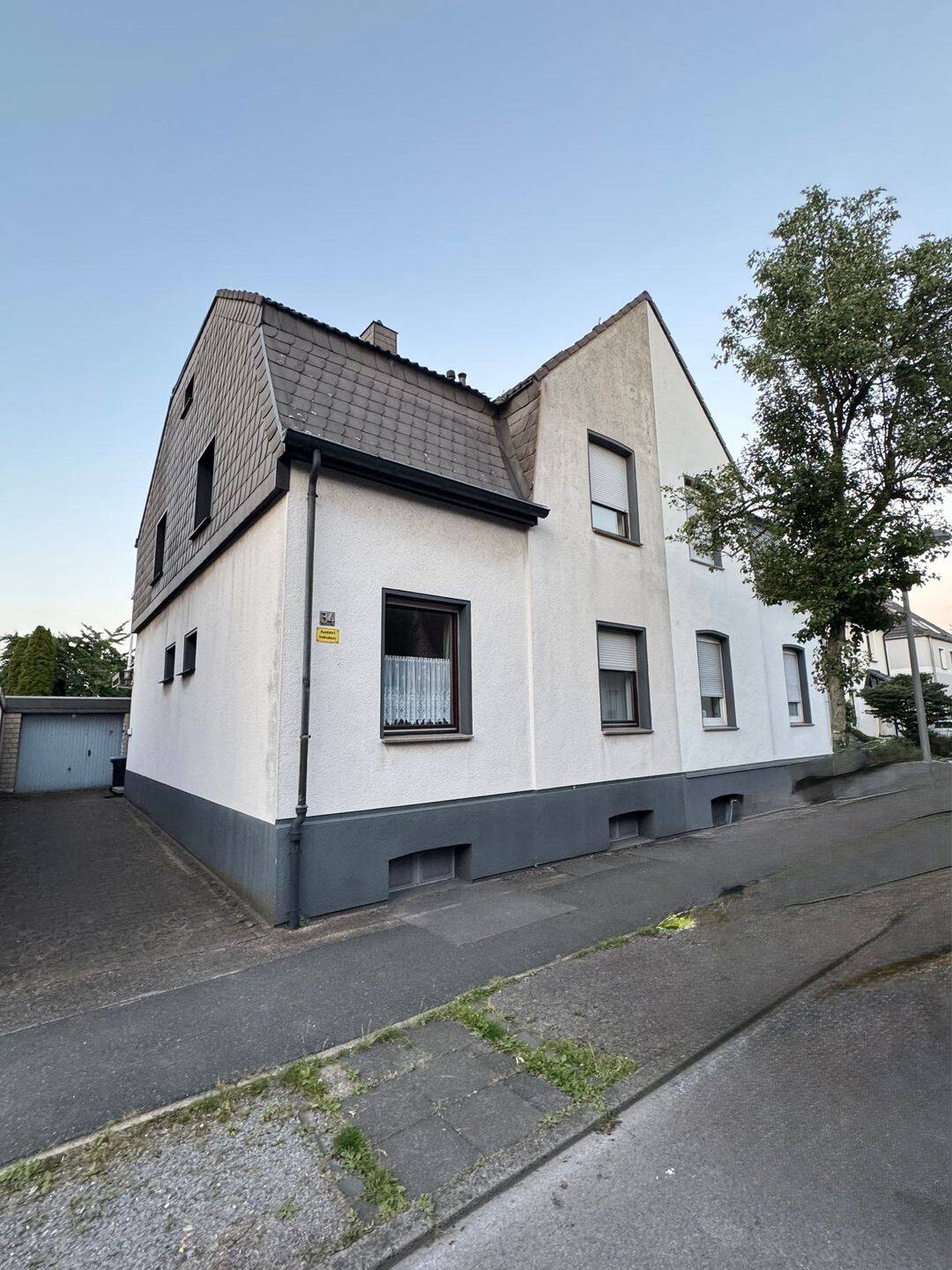 Attraktive Doppelhaushälfte mit Garage in ruhiger Lage von Bottrop Stadtmitte, 46236 Bottrop (Stadtmitte)