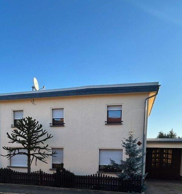 Bauhausstil – Kernsanierte Doppelhaushälfte mit Einbauküche, Kamin und Pool in Zerbst, 39261 Zerbst/Anhalt