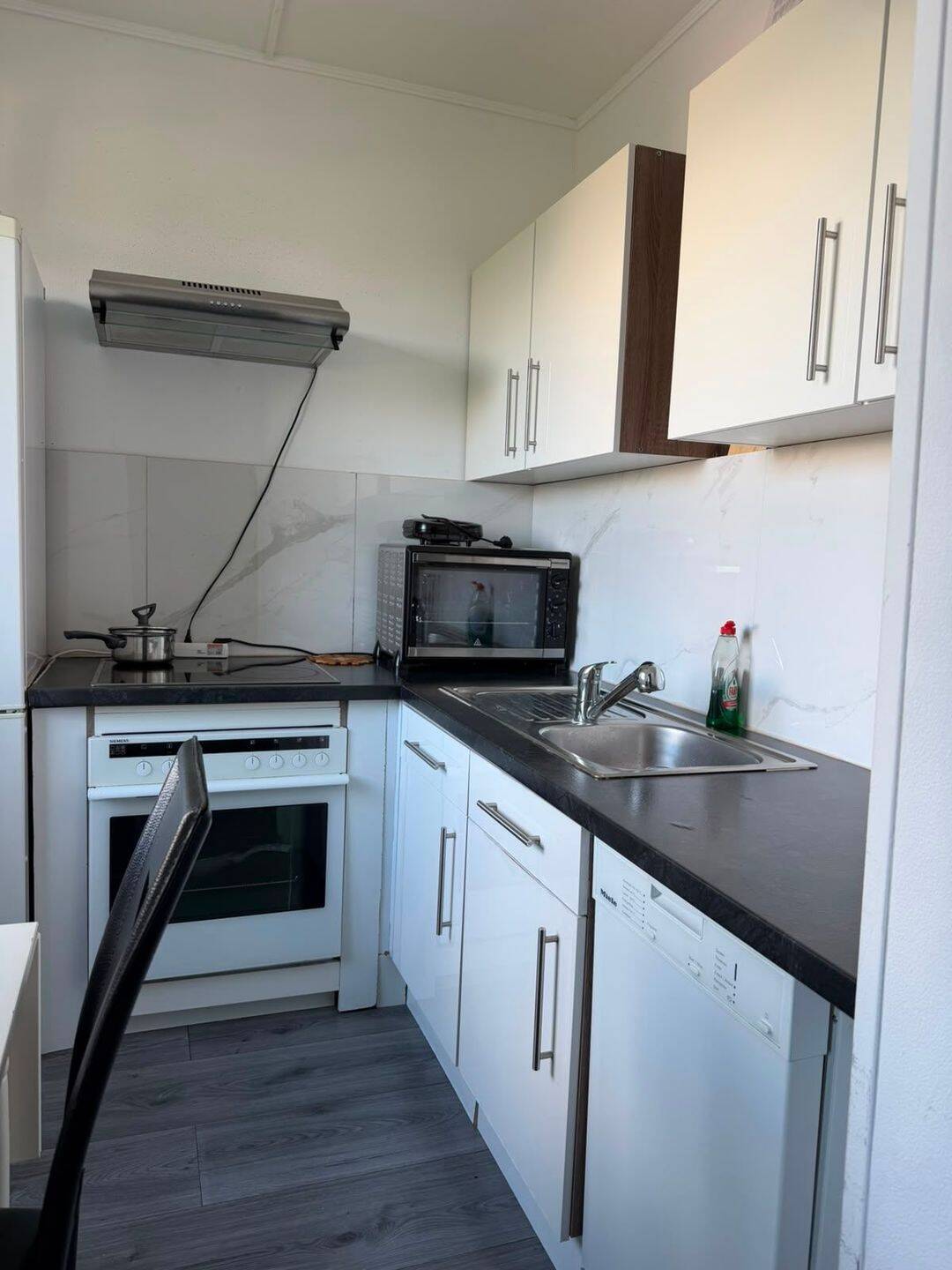 1 Zimmer Wohnung voll Möbeliert Potsdam, 14478 Potsdam (Industriegelände Schlaatz Teltower Vorstadt Waldstadt I Waldstadt II)